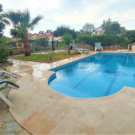 Villa Playa - Solo 4 Bedroom Spacious