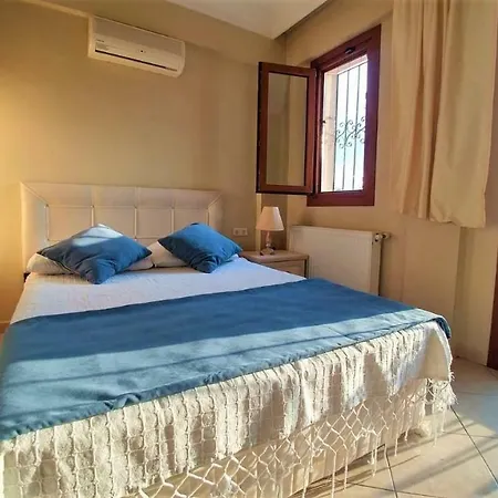 Playa - Solo 4 Bedroom Spacious Villa