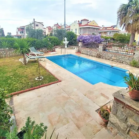 Playa - Solo 4 Bedroom Spacious Villa Fethiye